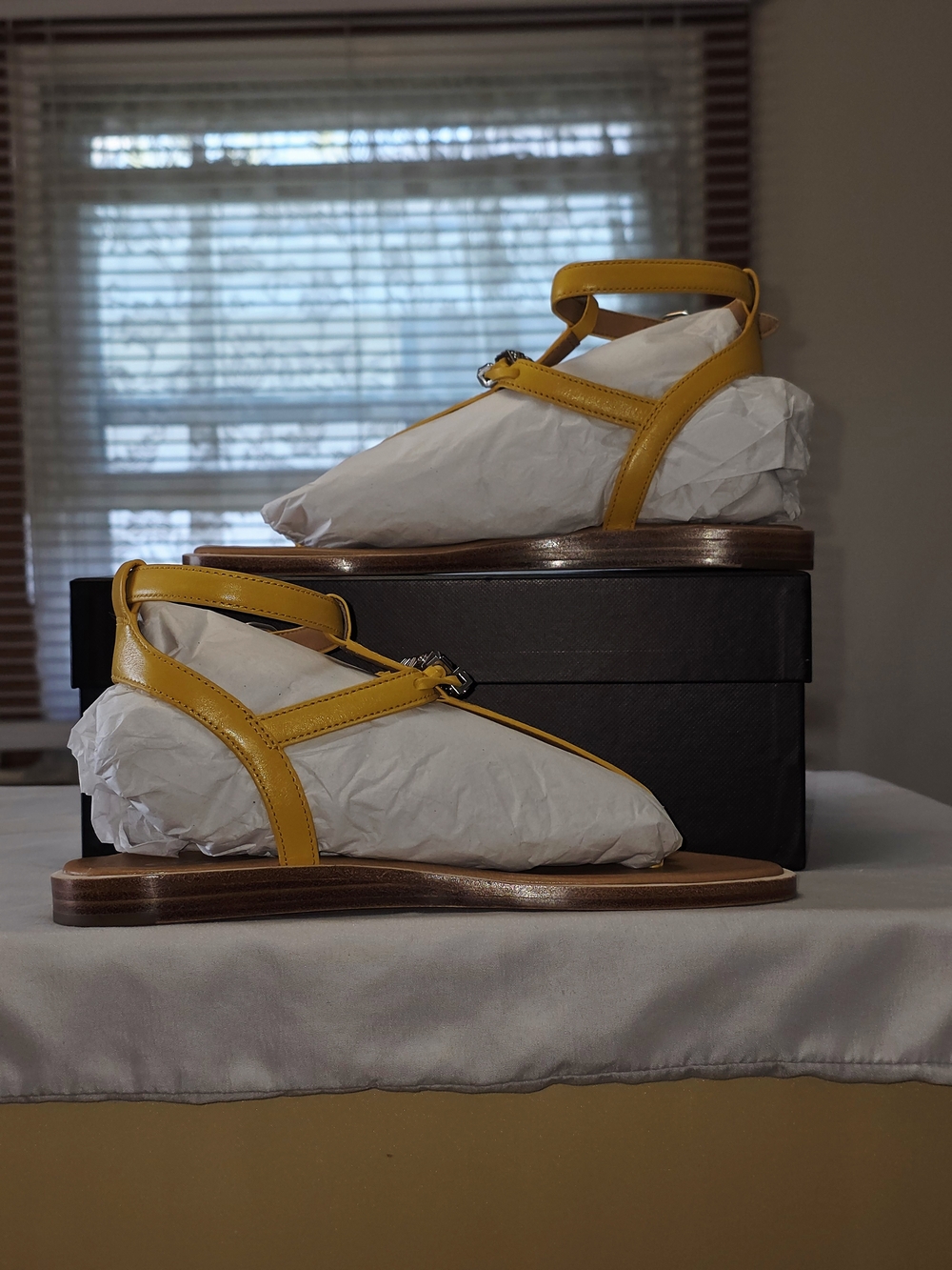 COACH Becky Semi Matte Calf Leather Sandals In Canary Size 7M - Picture 2 of 12